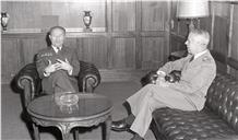Visita do general Altino de Magalhães ao chefe do Estado Maior General das Forças Armadas (CEMGFA), general Lemos Ferreira.