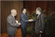 Fotografia - Eduardo Lourenço, José Durão Barroso e Celso Lafer na XVIII Conferência Internacional de Lisboa, por IEEI