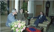 Visita de cumprimentos do general Natale Dodoli ao ministro da Defesa Nacional, Fernando Nogueira.