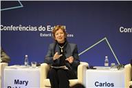 Fotografia - Mary Robinson no Painel 2: Negócio Internacional & Desafios Locais da Conferência do Estoril 2