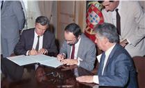 Assinatura do contrato entre o Estado Português e o grupo CENTREL.